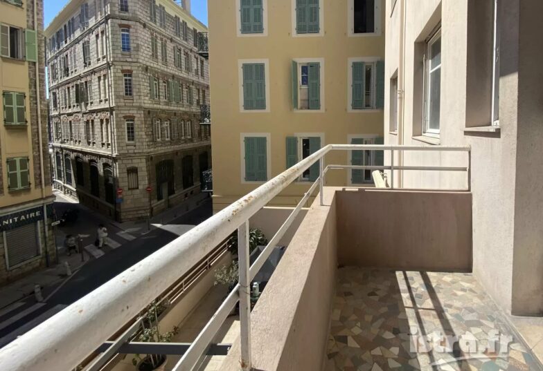 Vente Appartement  Nice