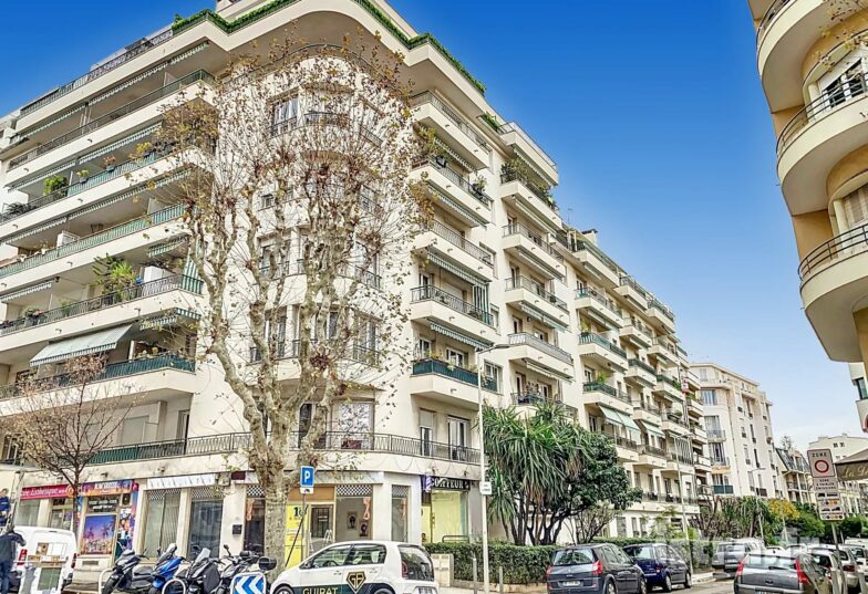 Vente Appartement  Nice